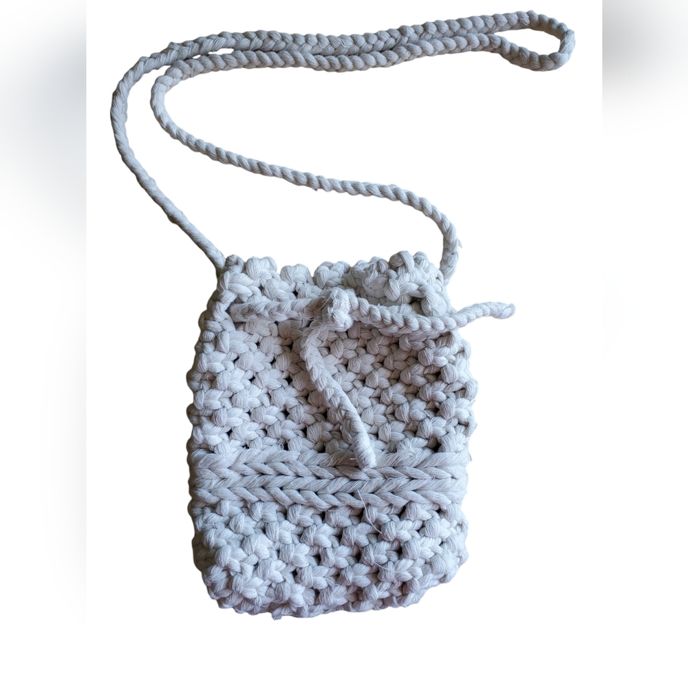 Handmade Macrame Bucket Bag, Adjustable Strap, Natural Color, 100% Cotton, 8x9x3